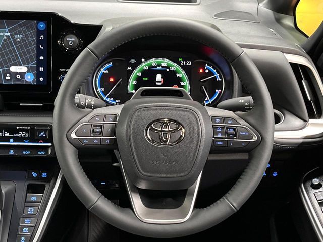 VOXY HYBRID