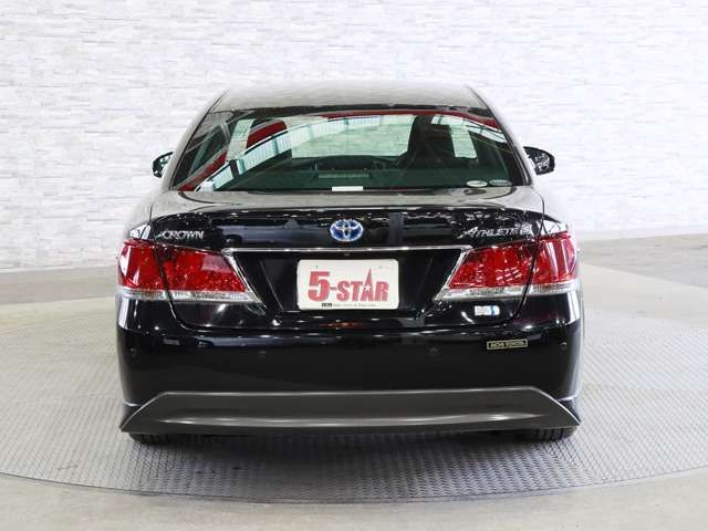 CROWN sedan hybrid