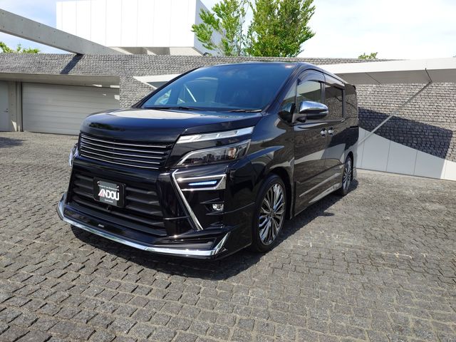 VOXY HYBRID