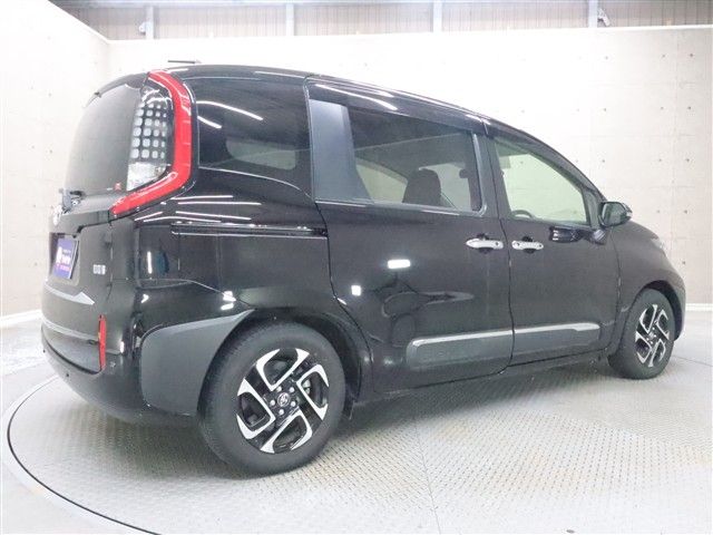 SIENTA HYBRID