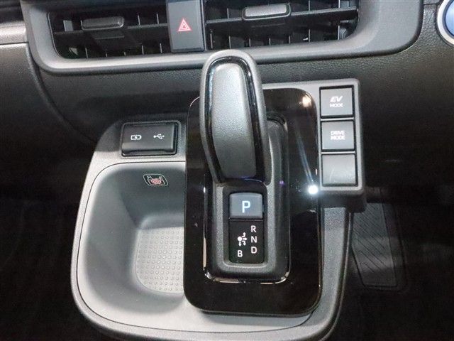 SIENTA HYBRID
