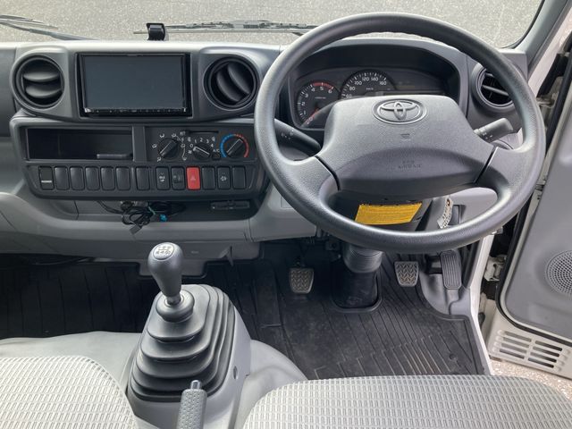 DYNA Route Van
