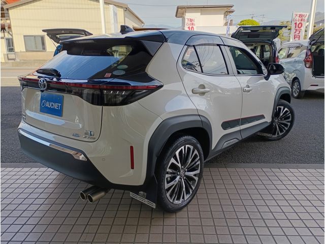 YARIS CROSS HYBRID