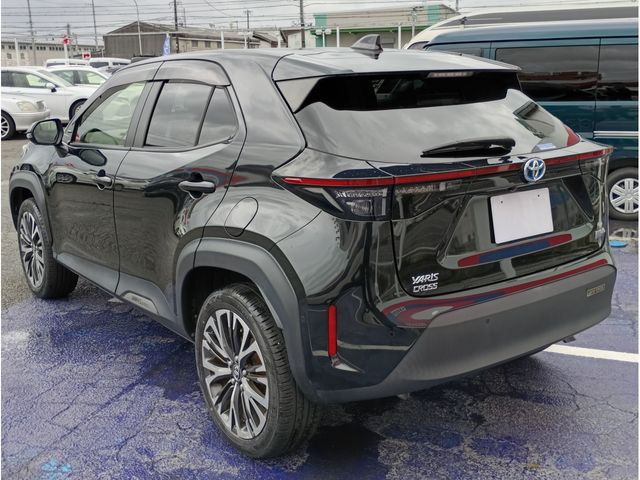 YARIS CROSS HYBRID
