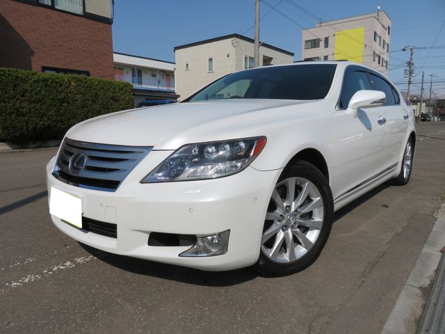 LEXUS LS600hL