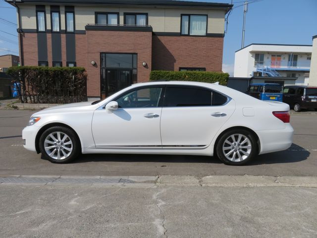 LEXUS LS600hL