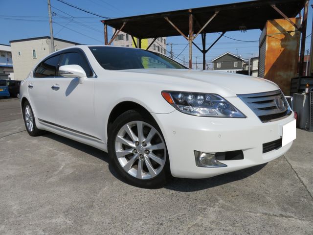 LEXUS LS600hL