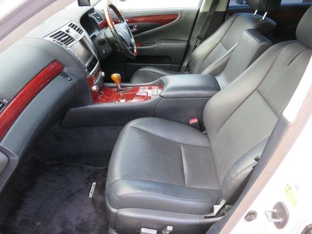 LEXUS LS600hL