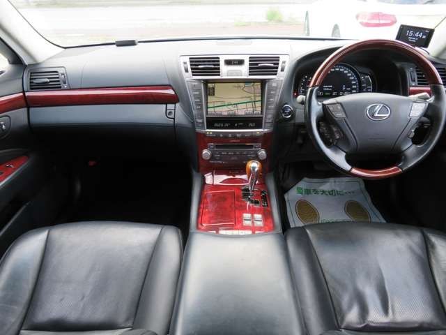 LEXUS LS600hL