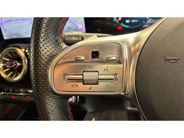 MERCEDES BENZ EQA