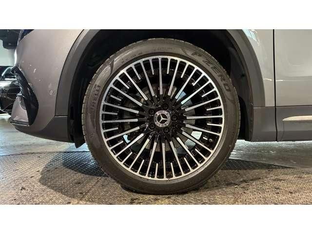MERCEDES BENZ EQA