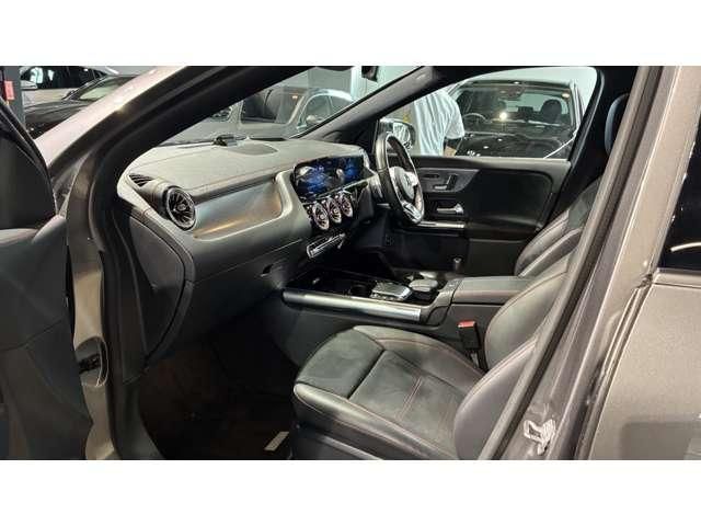 MERCEDES BENZ EQA