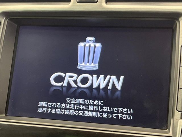 CROWN sedan