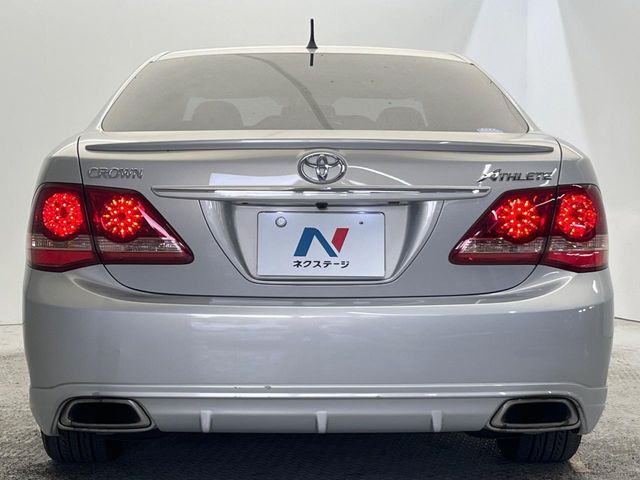 CROWN sedan
