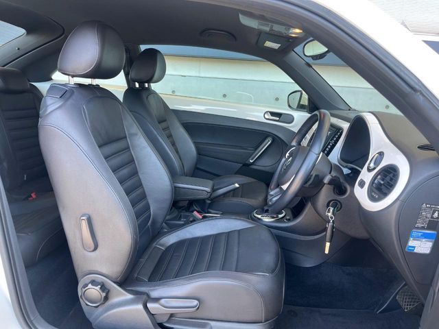 VOLKSWAGEN The BEETLE