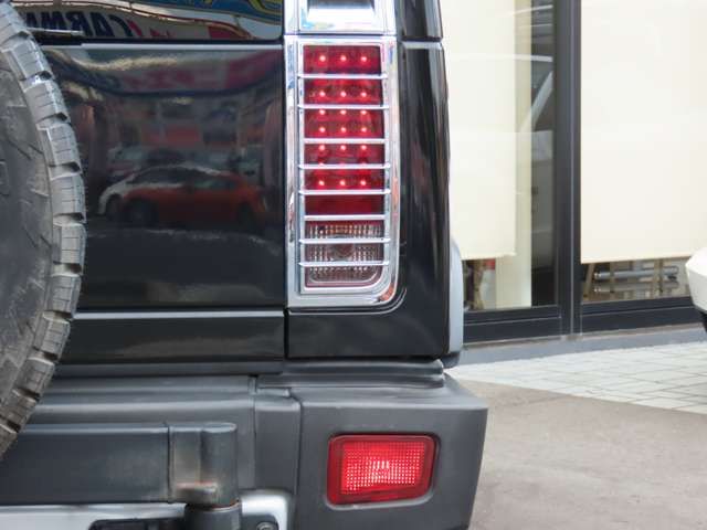 HUMMER H2