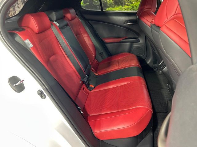 LEXUS UX250h