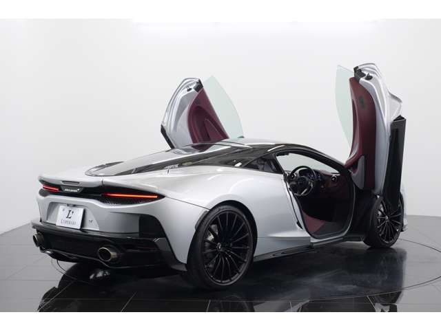 McLaren GT