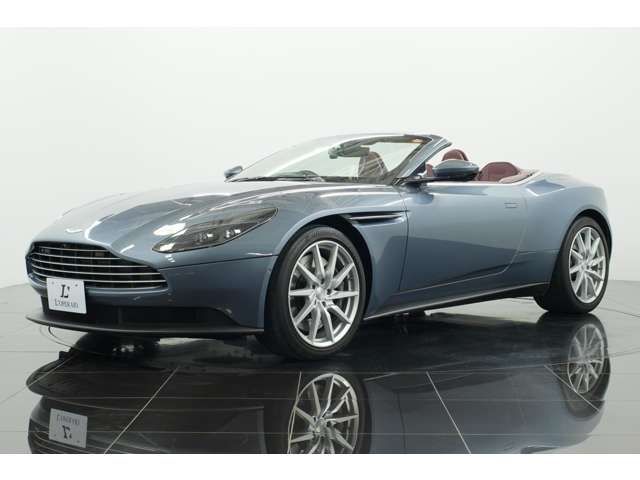 ASTON MARTIN open