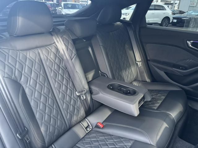 AUDI S5 Sedan