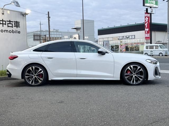 AUDI S5 Sedan