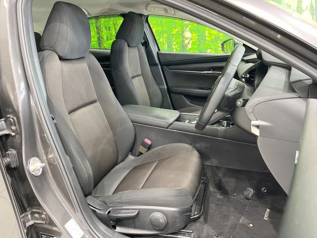 MAZDA3 SEDAN