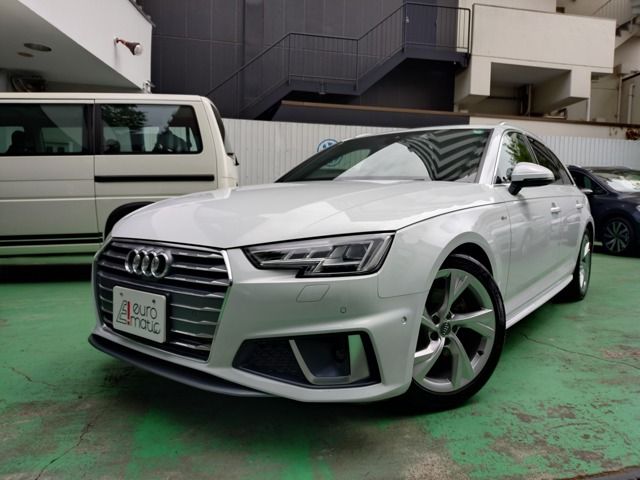 AUDI A4 AVANT