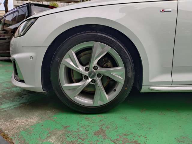 AUDI A4 AVANT