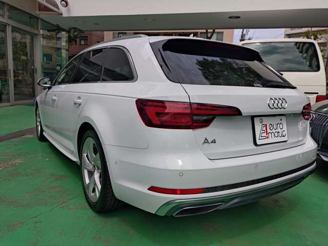 AUDI A4 AVANT