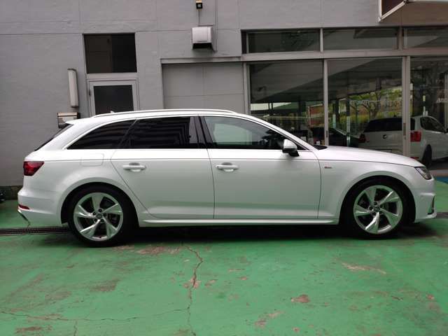 AUDI A4 AVANT