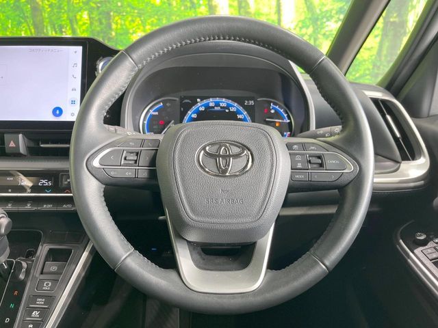 VOXY HYBRID