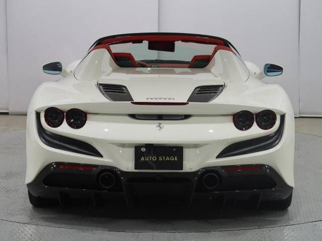 FERRARI F8 Spider