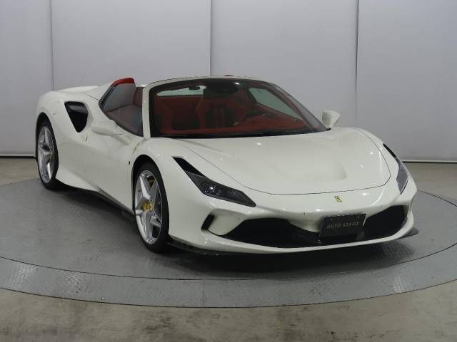 FERRARI F8 Spider