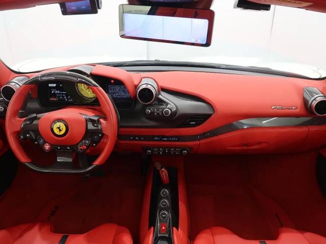 FERRARI F8 Spider