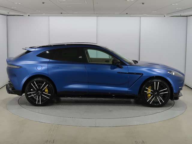 ASTON MARTIN SUV