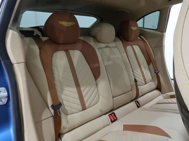 ASTON MARTIN SUV