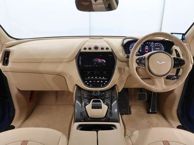 ASTON MARTIN SUV