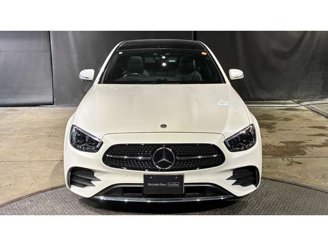 MERCEDES BENZ E class sedan