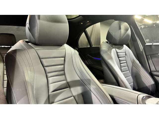 MERCEDES BENZ E class sedan