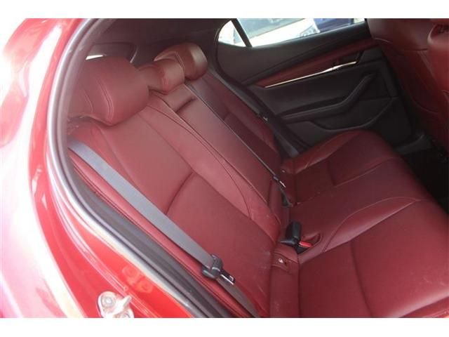 MAZDA3 FASTBACK