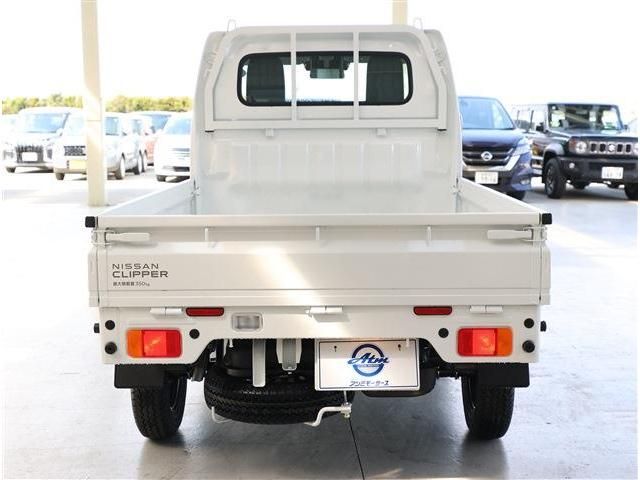CLIPPER truck
