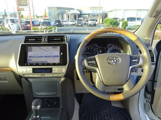 LANDCRUISER PRADO