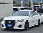 CROWN sedan hybrid