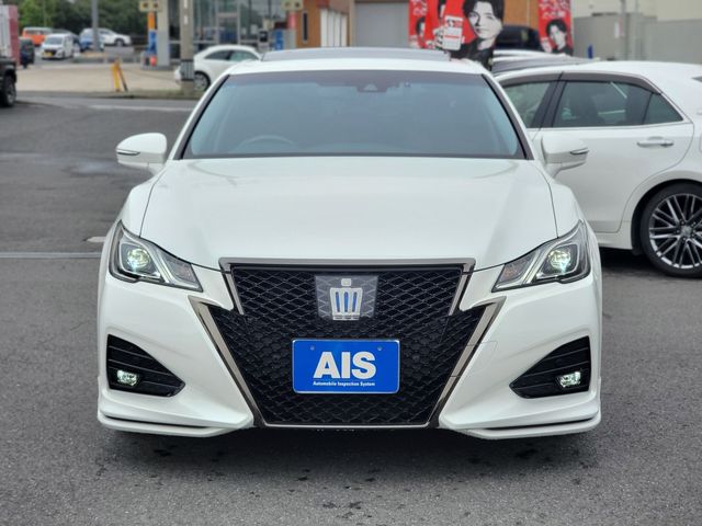 CROWN sedan hybrid