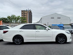 CROWN sedan hybrid