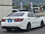 CROWN sedan hybrid