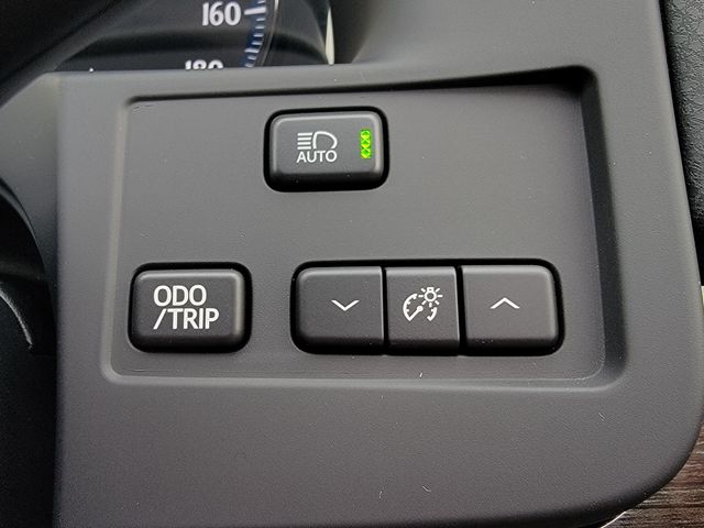 CROWN sedan hybrid