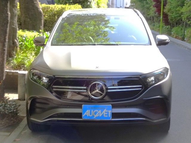 MERCEDES BENZ EQA