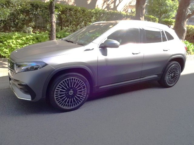 MERCEDES BENZ EQA