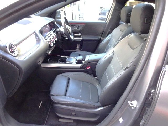 MERCEDES BENZ EQA
